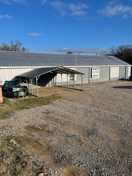 462 E Reba McEntire Ave, Stringtown, OK à vendre - Photo du bâtiment - Image 1 de 23