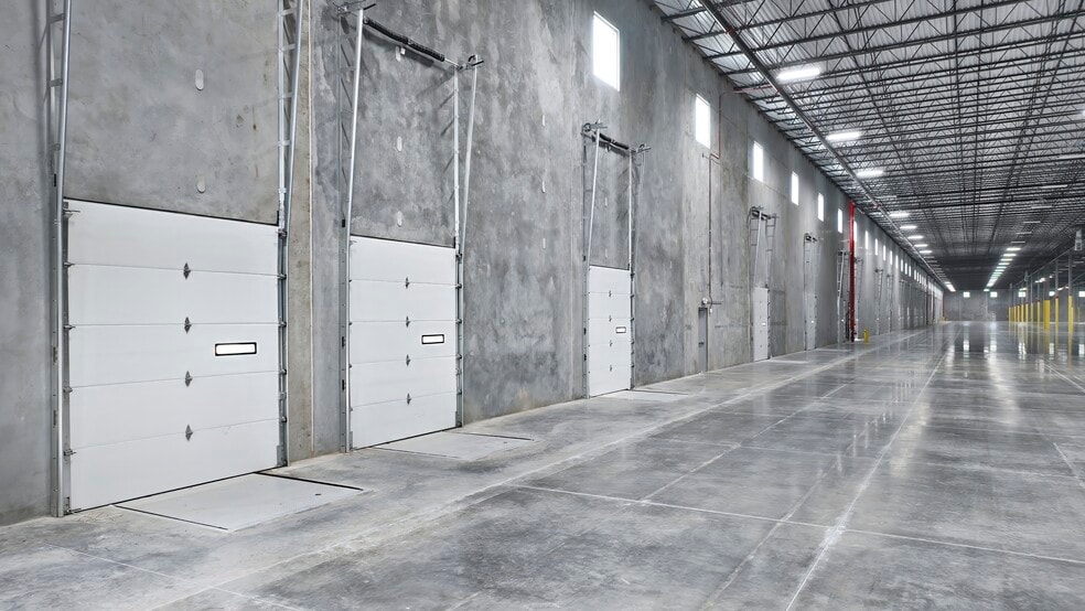 1105 Scotts Bridge Rd, Anderson, SC for lease - Interior Photo - Image 2 of 5