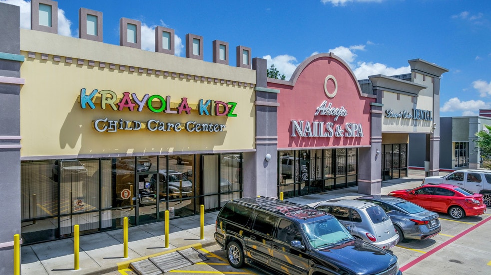 2128 Spears Rd, Houston, TX for lease - Building Photo - Image 3 of 9