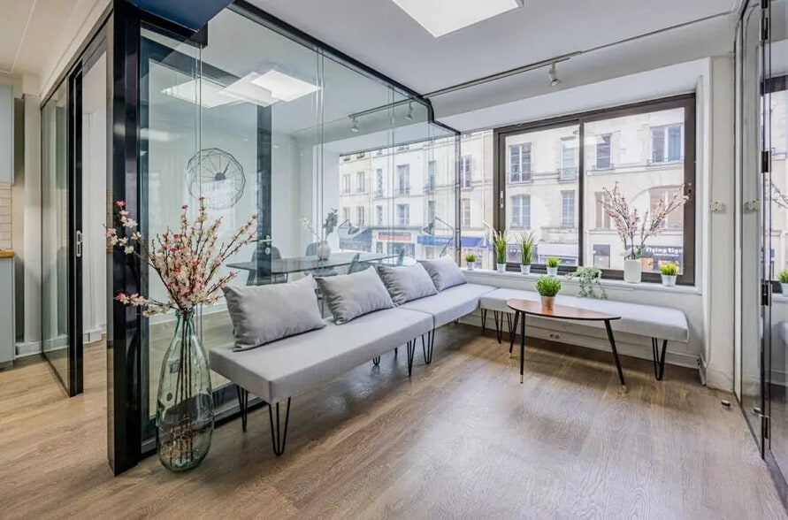 34 Rue Du Faubourg Saint-Antoine, Paris for lease - Building Photo - Image 2 of 6