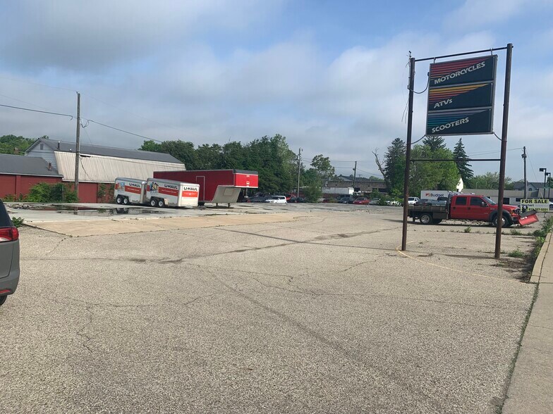 1006 S Walnut St, Bloomington, IN à vendre - Photo du bâtiment - Image 1 de 6