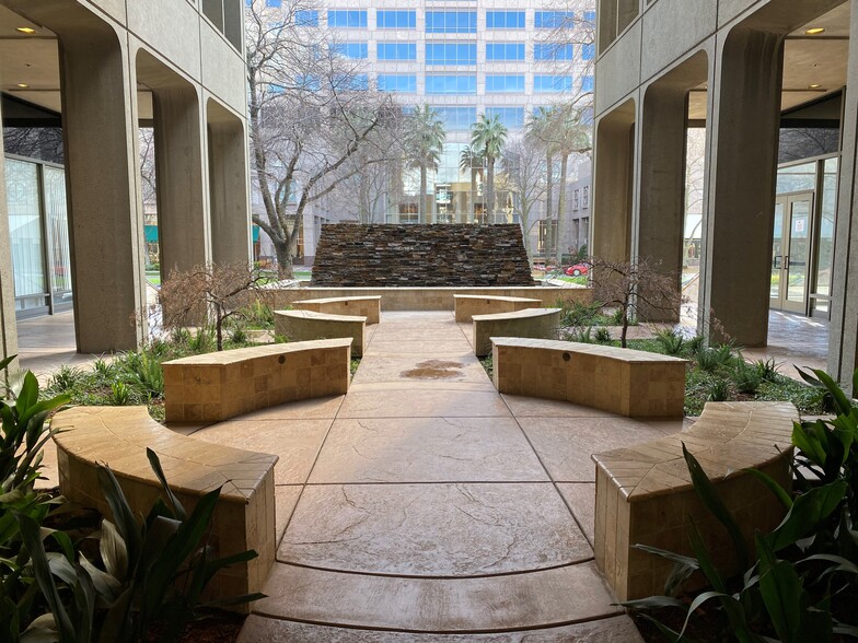 455 Capitol Mall, Sacramento, CA for lease - Lobby - Image 2 of 20