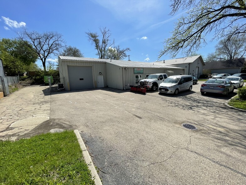 955 Grace St, Elgin, IL for lease - Primary Photo - Image 1 of 5