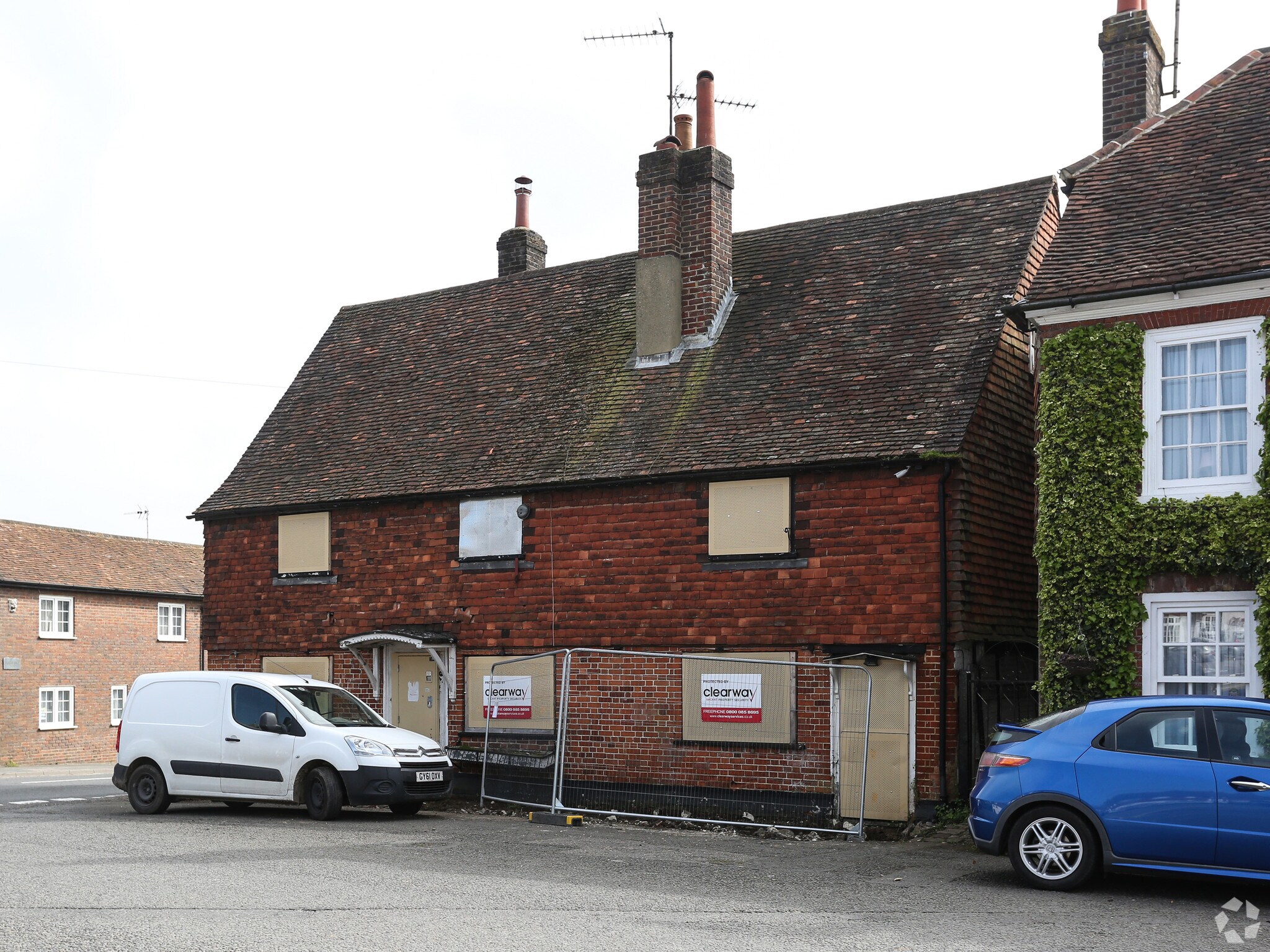 1 Outwood Ln, Bletchingley for sale Primary Photo- Image 1 of 3