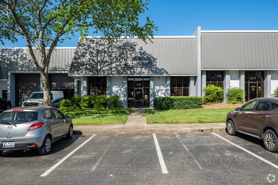 1200 Woodruff Rd, Greenville, SC à louer - Photo du bâtiment - Image 2 de 20
