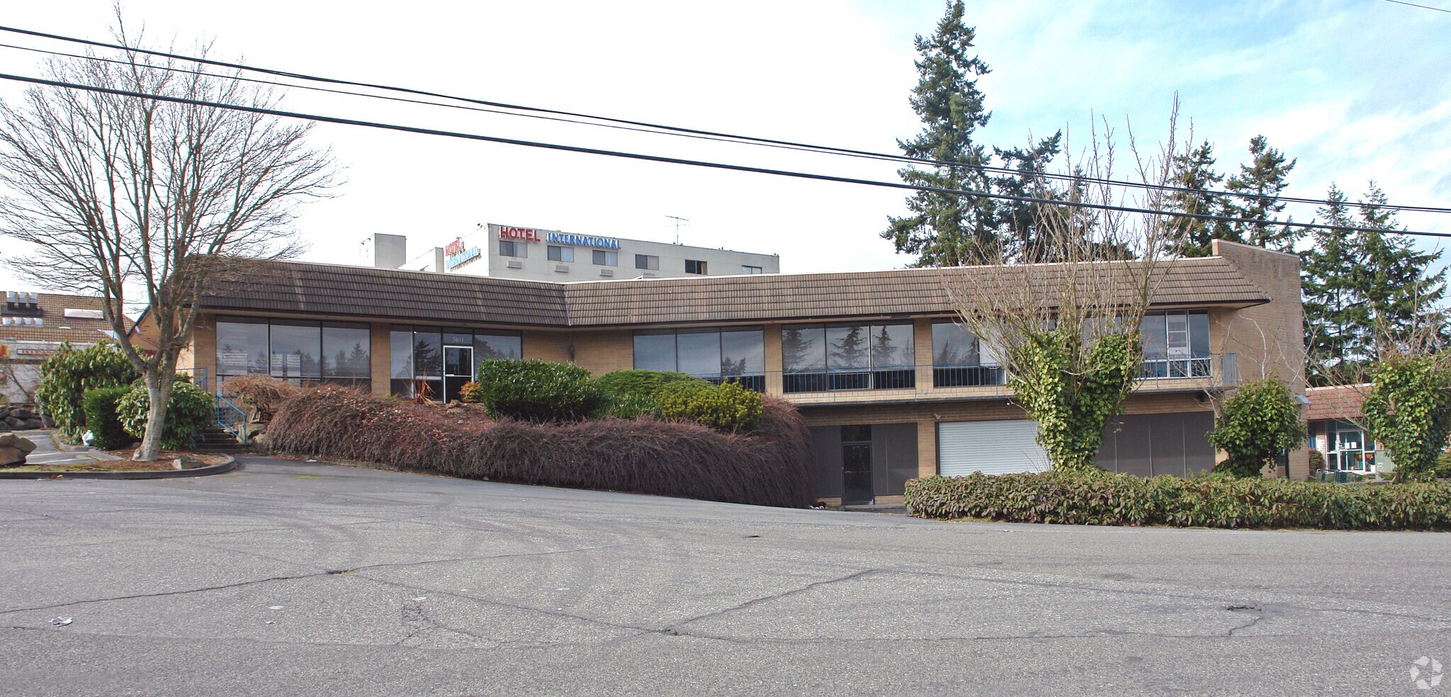 5611 196th St SW, Lynnwood, WA for lease Primary Photo- Image 1 of 4