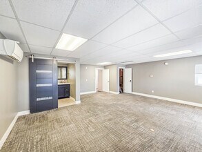 3416 Vinton St, Omaha, NE à louer Photo intérieure- Image 2 de 12