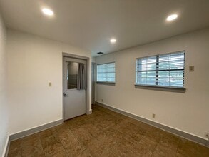 5 Upper Cibolo Creek Rd, Boerne, TX for lease Interior Photo- Image 2 of 3