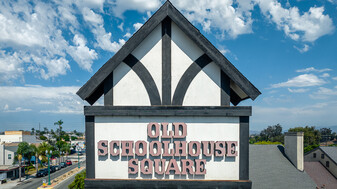 Old School House Square - Services immobiliers commerciaux