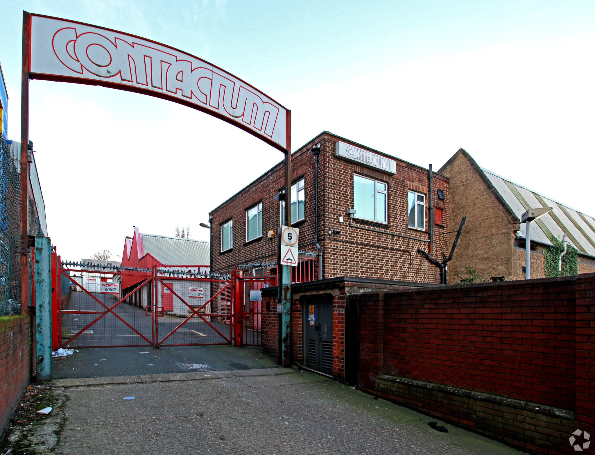 Edgware Rd, London for sale Primary Photo- Image 1 of 17