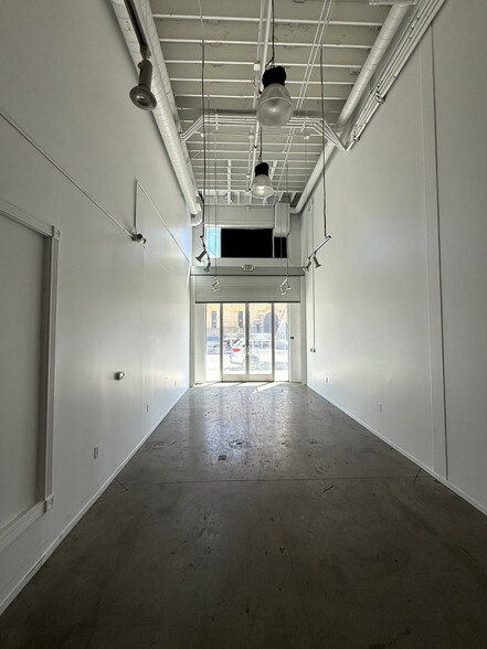 921 Crocker St, Los Angeles, CA for sale - Interior Photo - Image 3 of 24