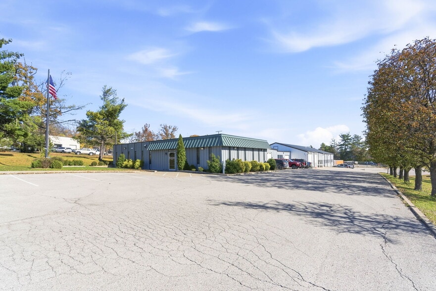 13720 Aiken Rd, Louisville, KY for sale - Building Photo - Image 3 of 86