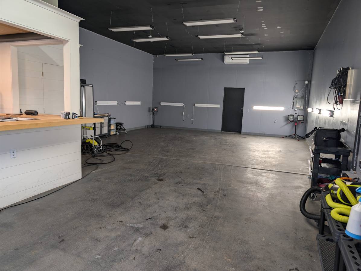 380 W Olentangy St, Powell, OH for lease Interior Photo- Image 1 of 2