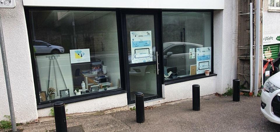 67 Route De Paris, Tassin-la-Demi-Lune for lease Building Photo- Image 1 of 11