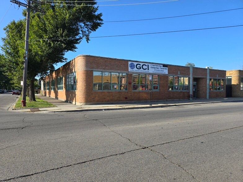 4535 W Addison St, Chicago, IL for lease - Building Photo - Image 2 of 10
