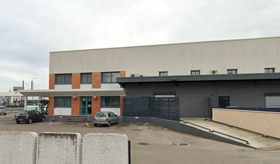 1 Rue Jules Serval, Vénissieux à louer - Photo du bâtiment - Image 1 de 2