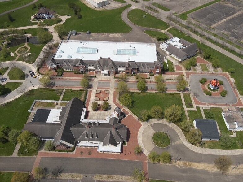 5805 Raiders Rd, Frazeysburg, OH à vendre - Photo du bâtiment - Image 3 de 5