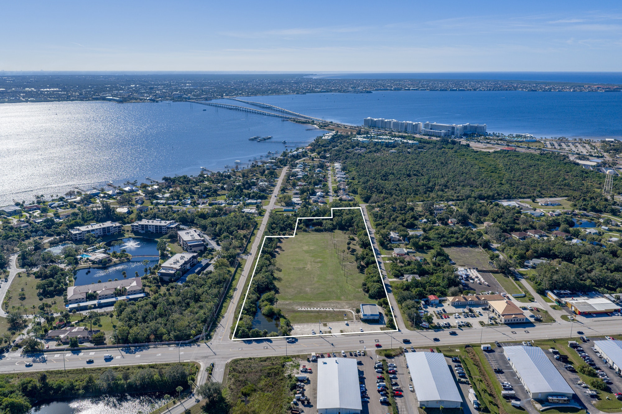 23411 Harborview Rd, Port Charlotte, FL for sale Primary Photo- Image 1 of 17