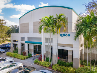 Plus de détails pour 13800 NW 2nd St, Sunrise, FL - Industriel/Logistique à louer