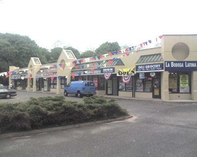 50 Middle Country Rd, Coram, NY à louer - Photo du bâtiment - Image 3 de 40