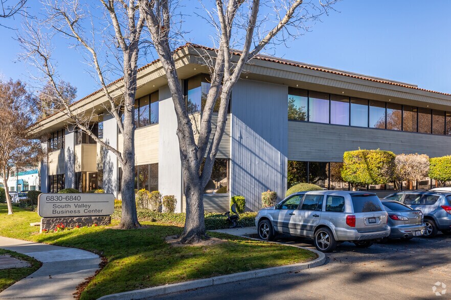 6830 Via del Oro, San Jose, CA à louer - Photo du bâtiment - Image 3 de 7