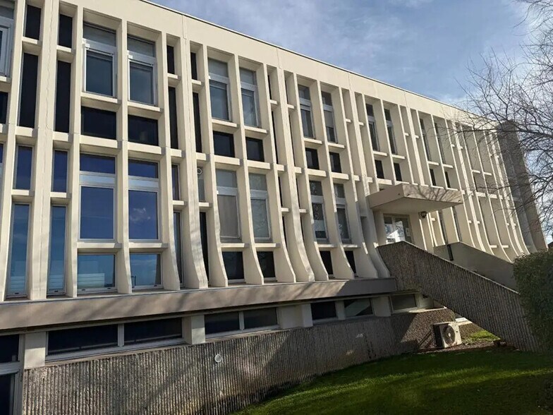 Bureau dans Yzeure à vendre - Photo du bâtiment - Image 1 de 7