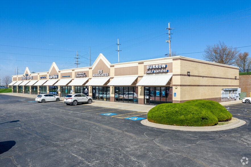 15931-15939 W 65th St, Shawnee, KS for lease - Building Photo - Image 1 of 1