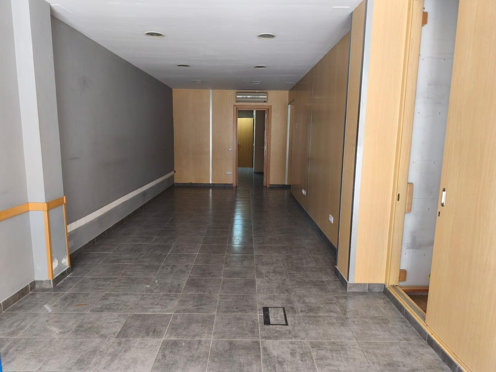 Retail in Olesa de Montserrat, Barcelona for lease Interior Photo- Image 1 of 8