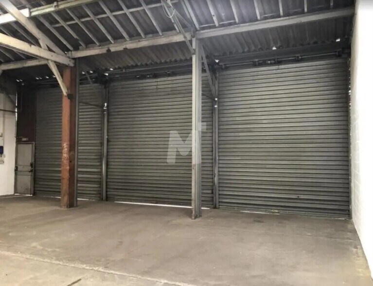 Bureau dans Villeneuve-Saint-Georges à louer - Photo du bâtiment - Image 3 de 6