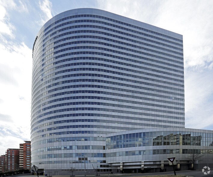 1000 Wilson Blvd, Arlington, VA à louer - Photo du bâtiment - Image 3 de 32