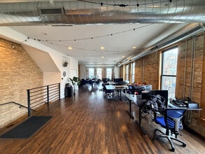 1360 N Milwaukee Ave, Chicago, IL for lease Interior Photo- Image 2 of 4