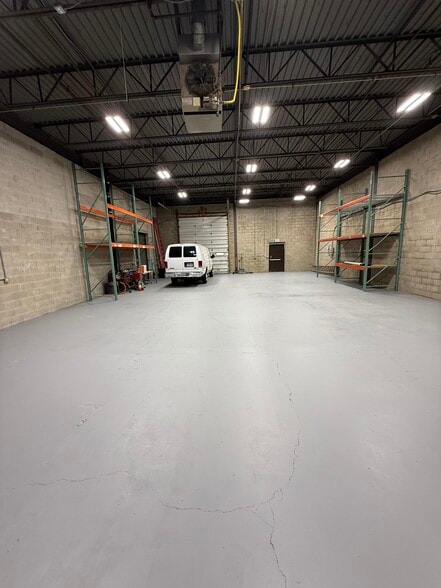 181-191 Remington Blvd, Ronkonkoma, NY for lease - Building Photo - Image 2 of 18