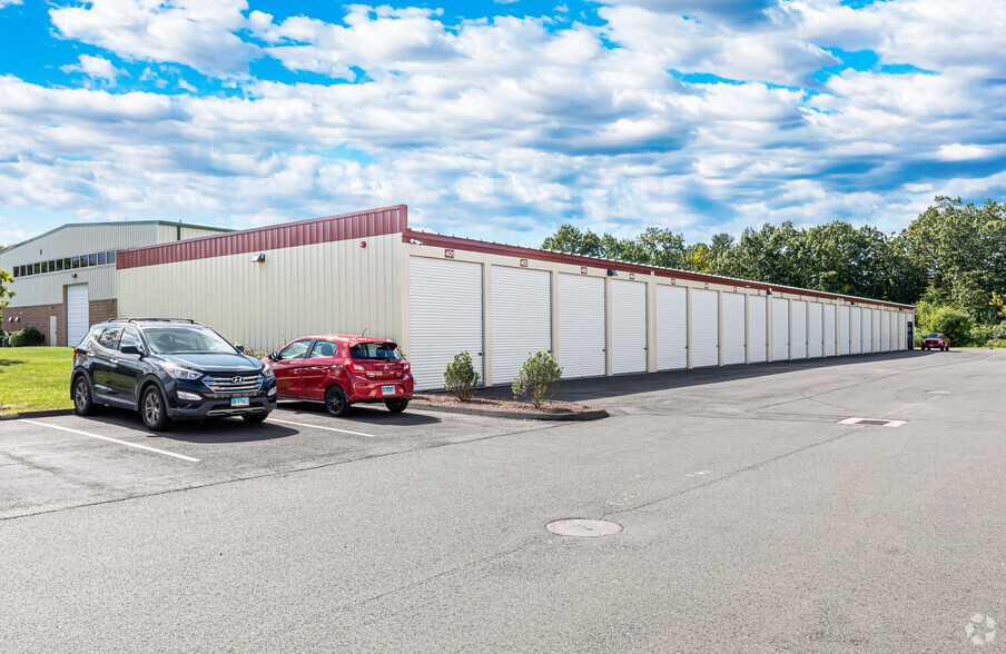 200 Old County Cir, Windsor Locks, CT for sale - Primary Photo - Image 1 of 1