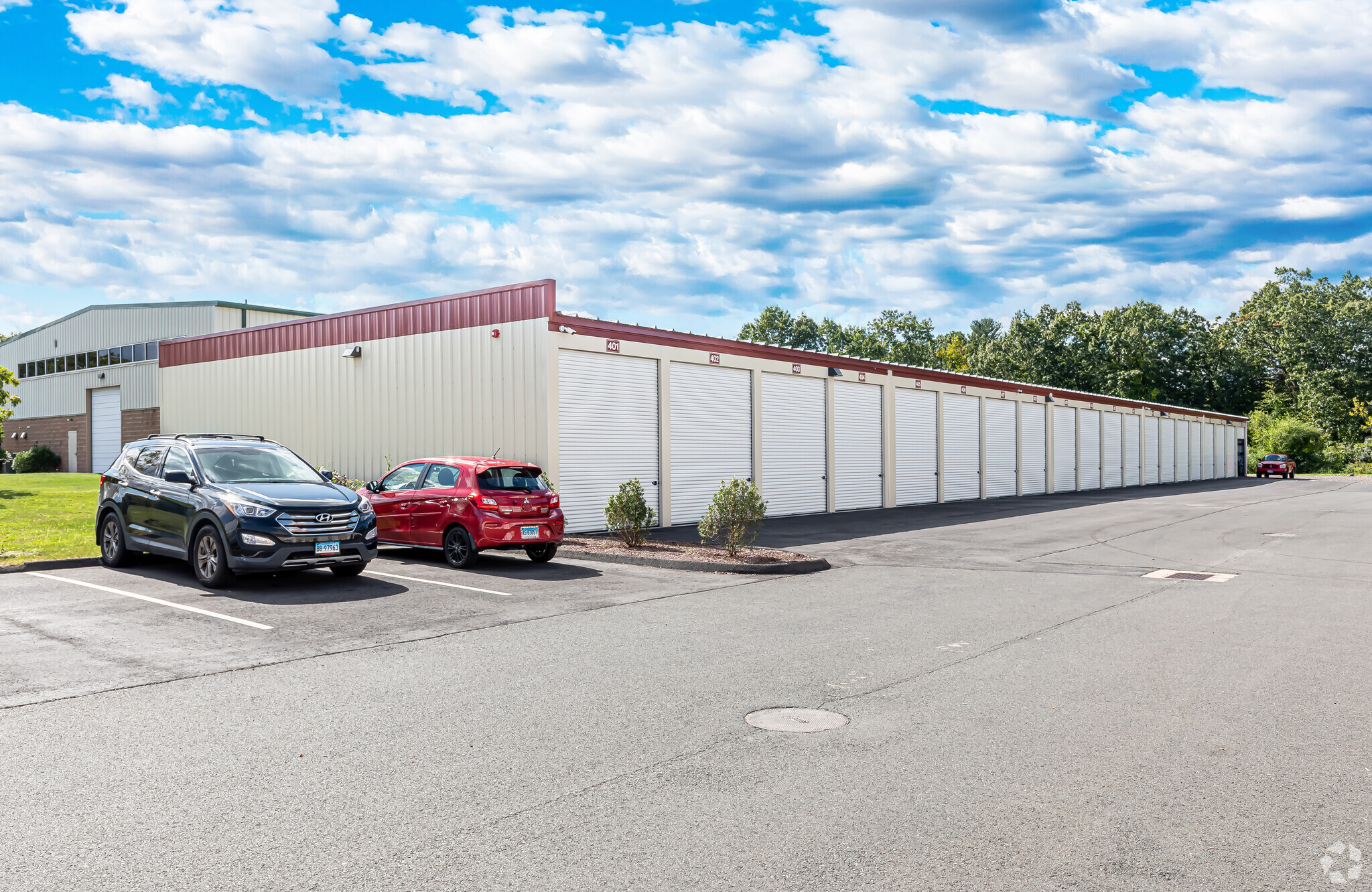 200 Old County Cir, Windsor Locks, CT for sale Primary Photo- Image 1 of 1