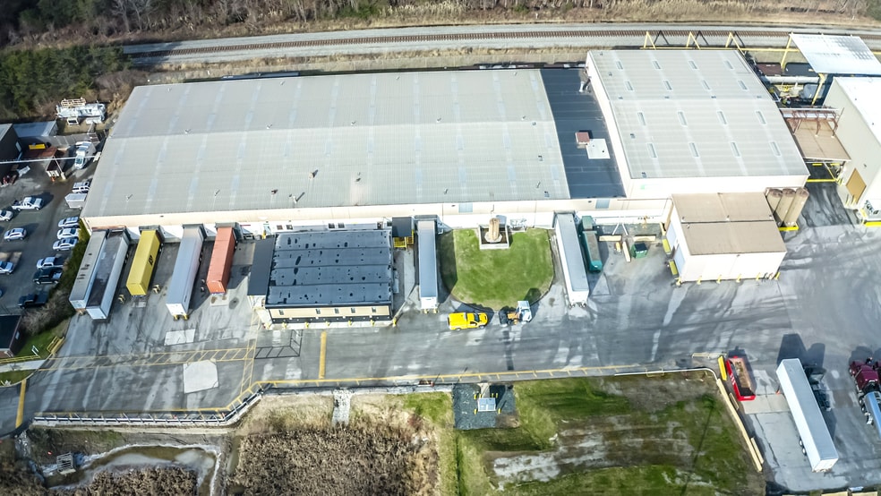 9300 Pulaski Hwy, Middle River, MD à louer - Photo du bâtiment - Image 3 de 6