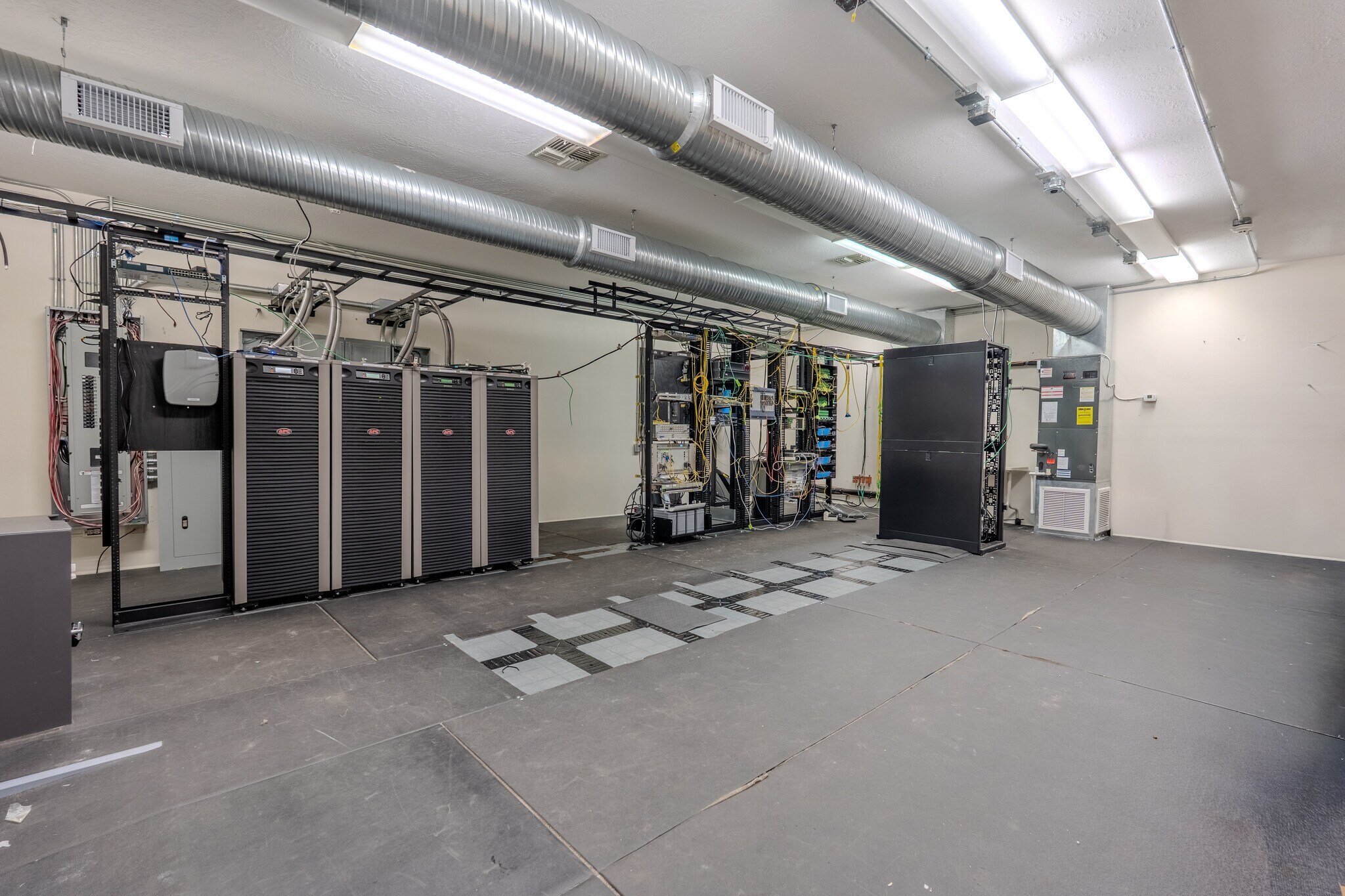 20804 W Pennsylvania Ave, Dunnellon, FL for lease Interior Photo- Image 1 of 10