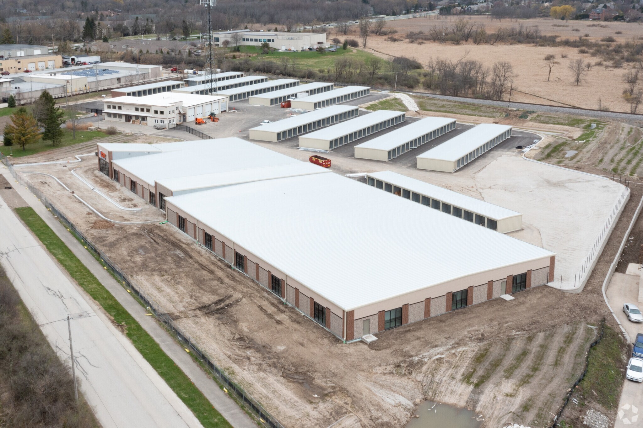 16840 Pheasant Dr, Brookfield, WI à louer Photo principale- Image 1 de 3