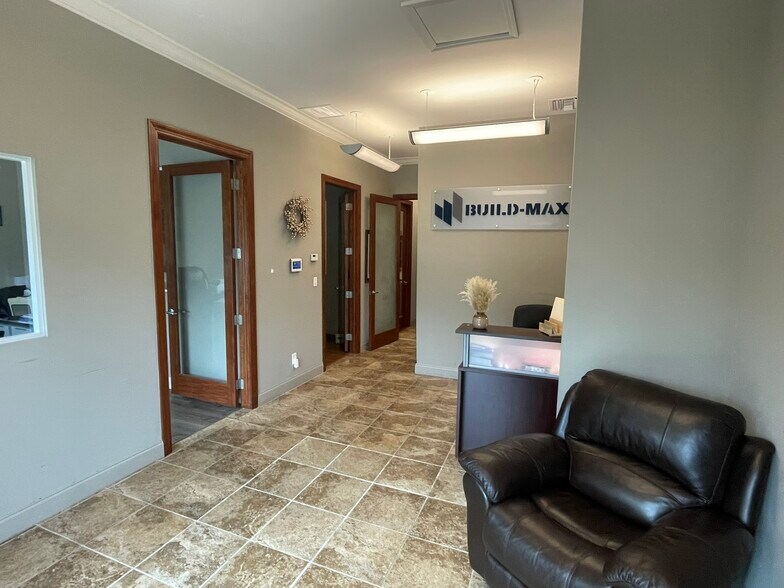 1701-1745 Banks Rd, Margate, FL à louer - Photo du bâtiment - Image 2 de 9