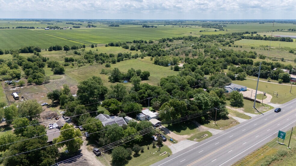4302 N Main St, Taylor, TX à vendre - Photo du bâtiment - Image 3 de 32