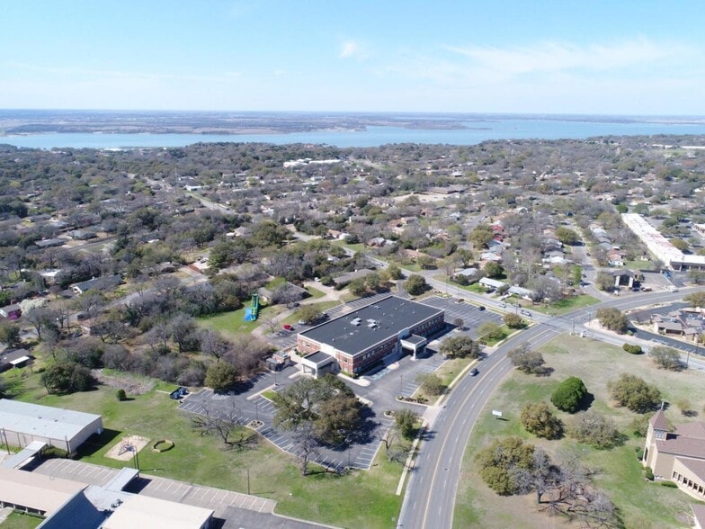 6600 Fish Pond Rd, Waco, TX à louer - Photo du bâtiment - Image 3 de 4