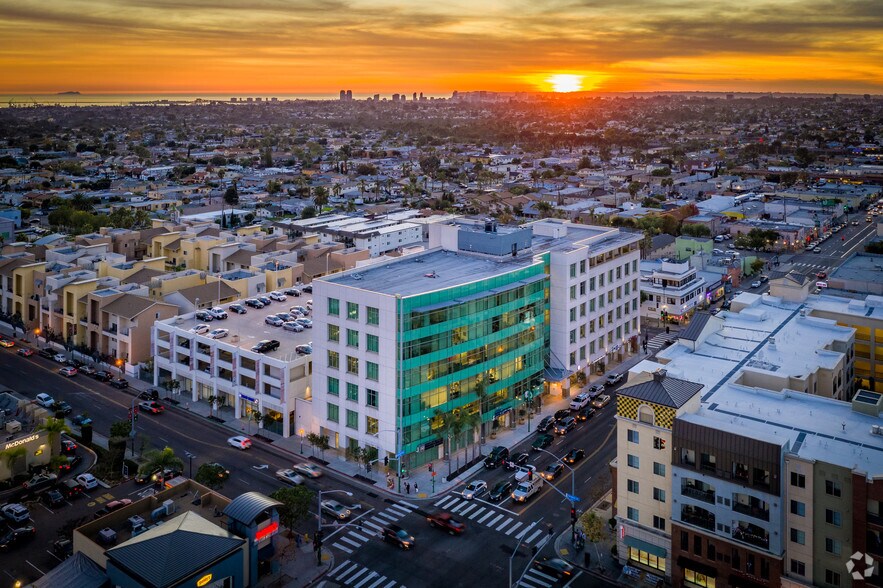4305 University Ave, San Diego, CA à louer - Photo du bâtiment - Image 2 de 5