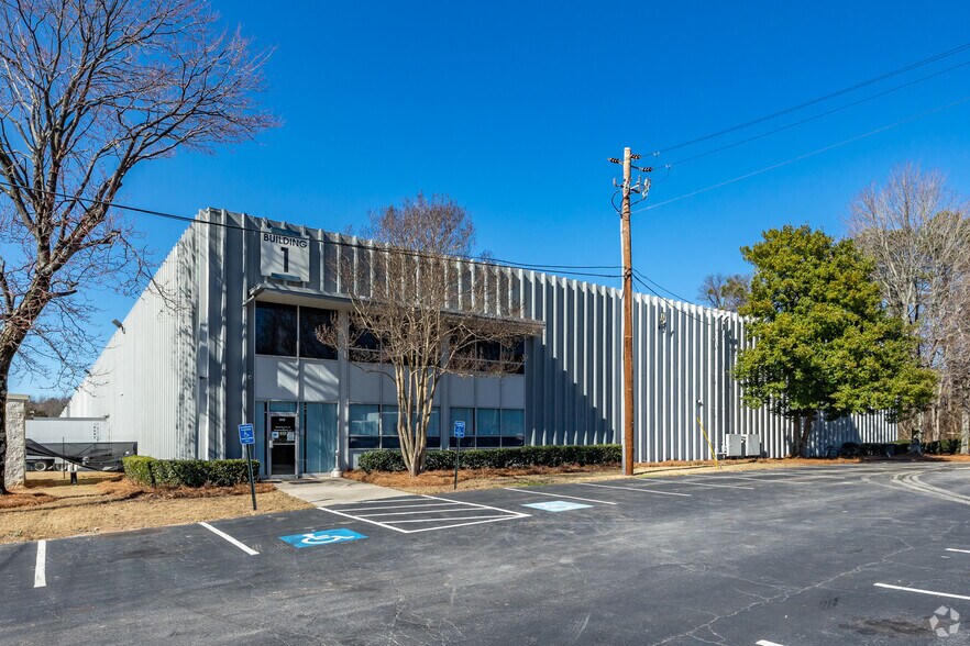 4099 Old Dixie Hwy, Atlanta, GA à louer - Photo du bâtiment - Image 1 de 6