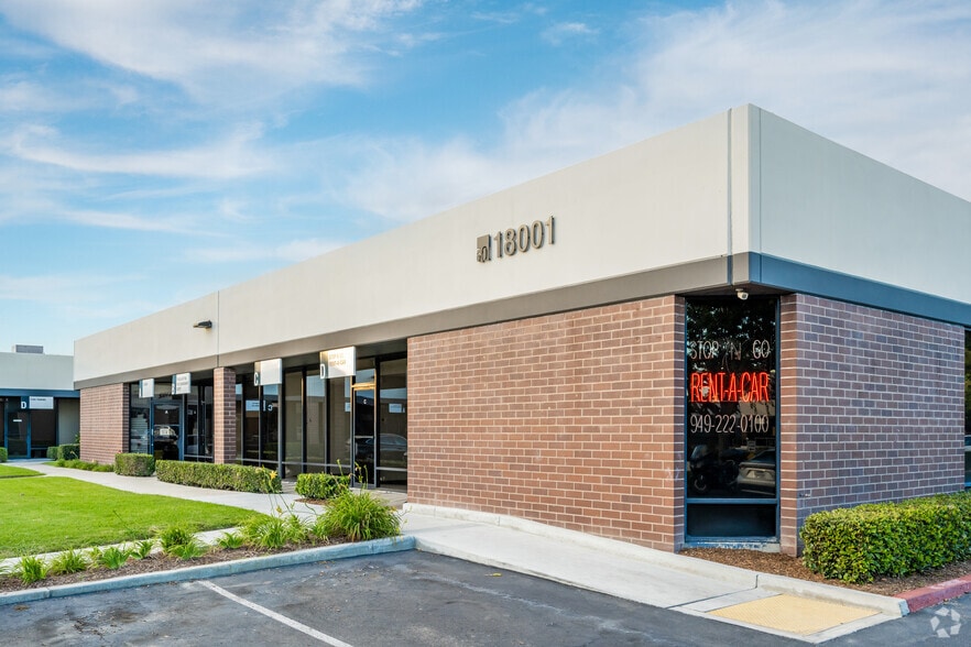 18001 Sky Park Cir, Irvine, CA for lease - Primary Photo - Image 1 of 4