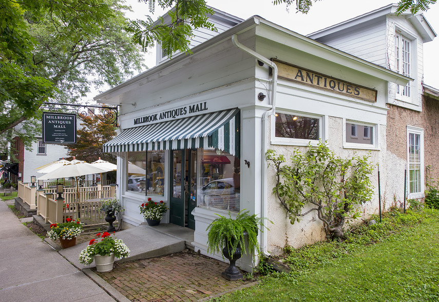 3301 Franklin Ave, Millbrook, NY for sale - Building Photo - Image 1 of 1