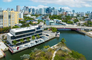 ICONIC OFFICE BUILDING ON THE MIAMI RIVER - Services immobiliers commerciaux