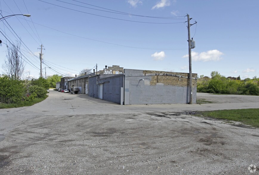 4300-4342 W Monarch Pl, Milwaukee, WI à louer - Photo du bâtiment - Image 2 de 6
