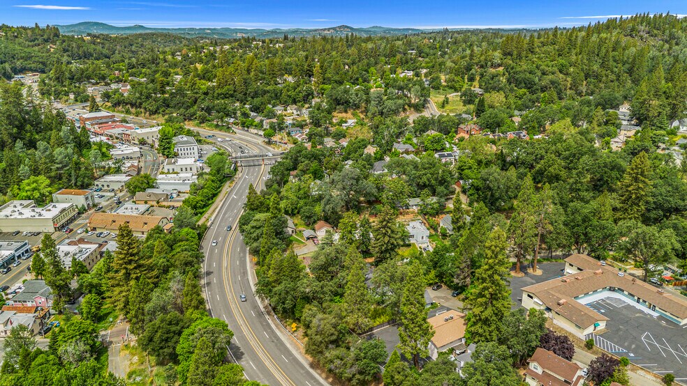 1024 Simon Dr, Placerville, CA à vendre - Photo du bâtiment - Image 2 de 25