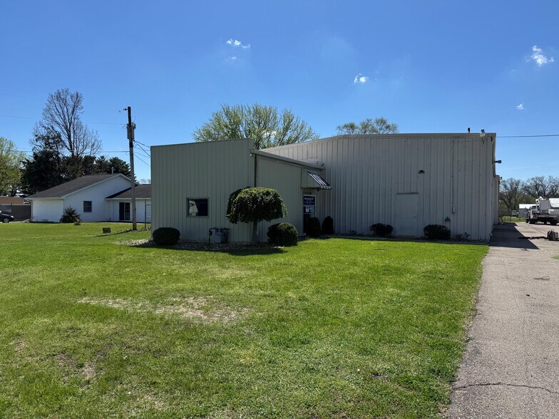 30338 Co 12 Rd, Elkhart, IN à louer - Photo du bâtiment - Image 2 de 7