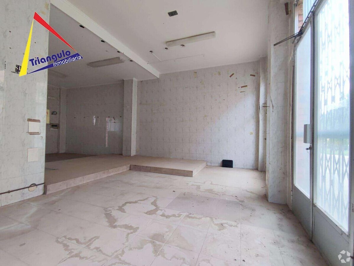Segovia, SEG 40004 - Unit Puerta 01, Esc. 1 - - Interior Photo - Image 2 of 7