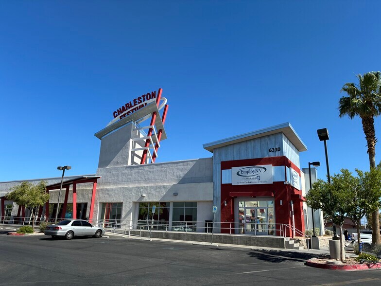 6250-6350 W Charleston Blvd, Las Vegas, NV à louer - Photo du bâtiment - Image 2 de 14